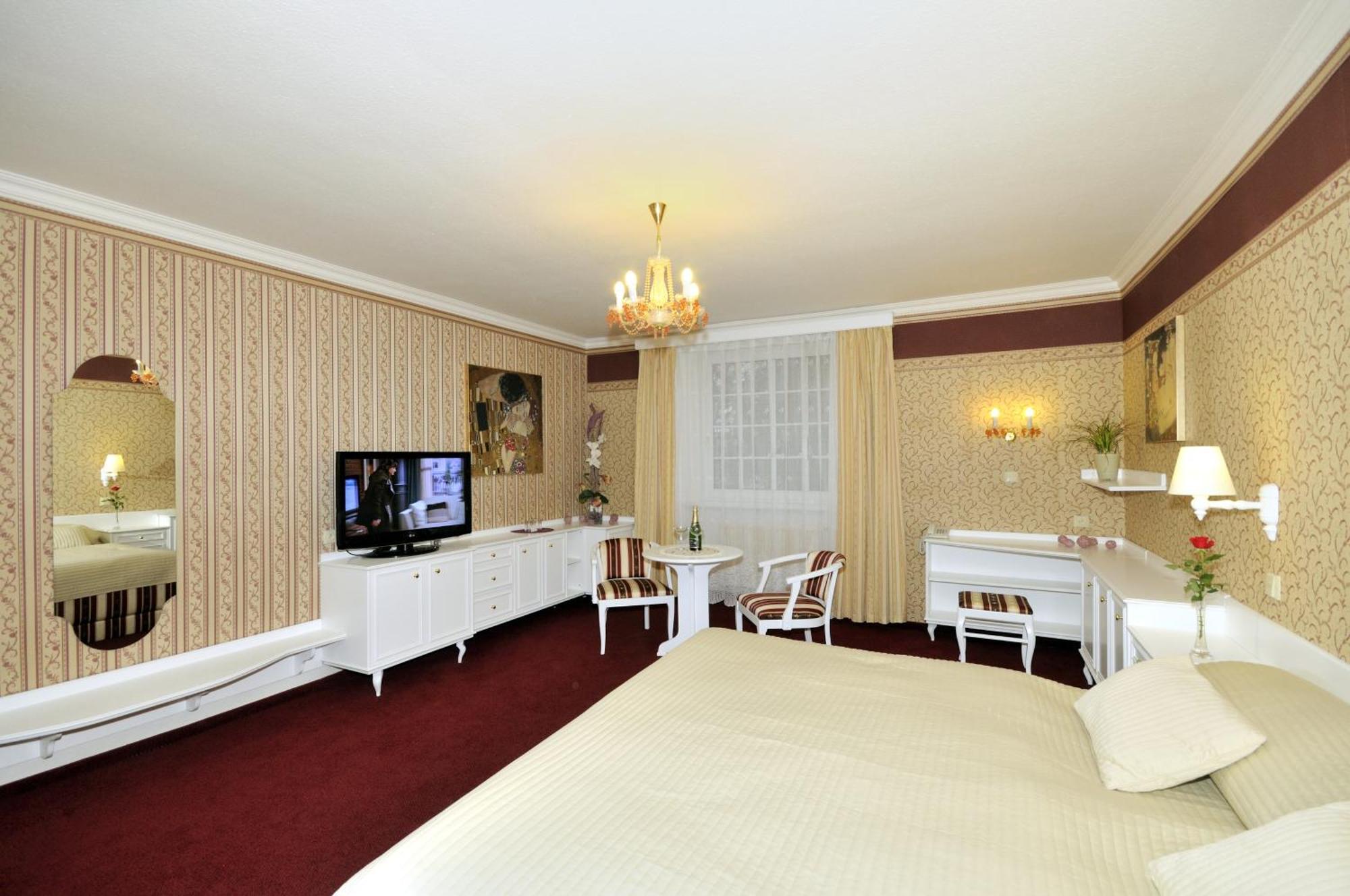 Hotel Ostrov Nymburk Ngoại thất bức ảnh