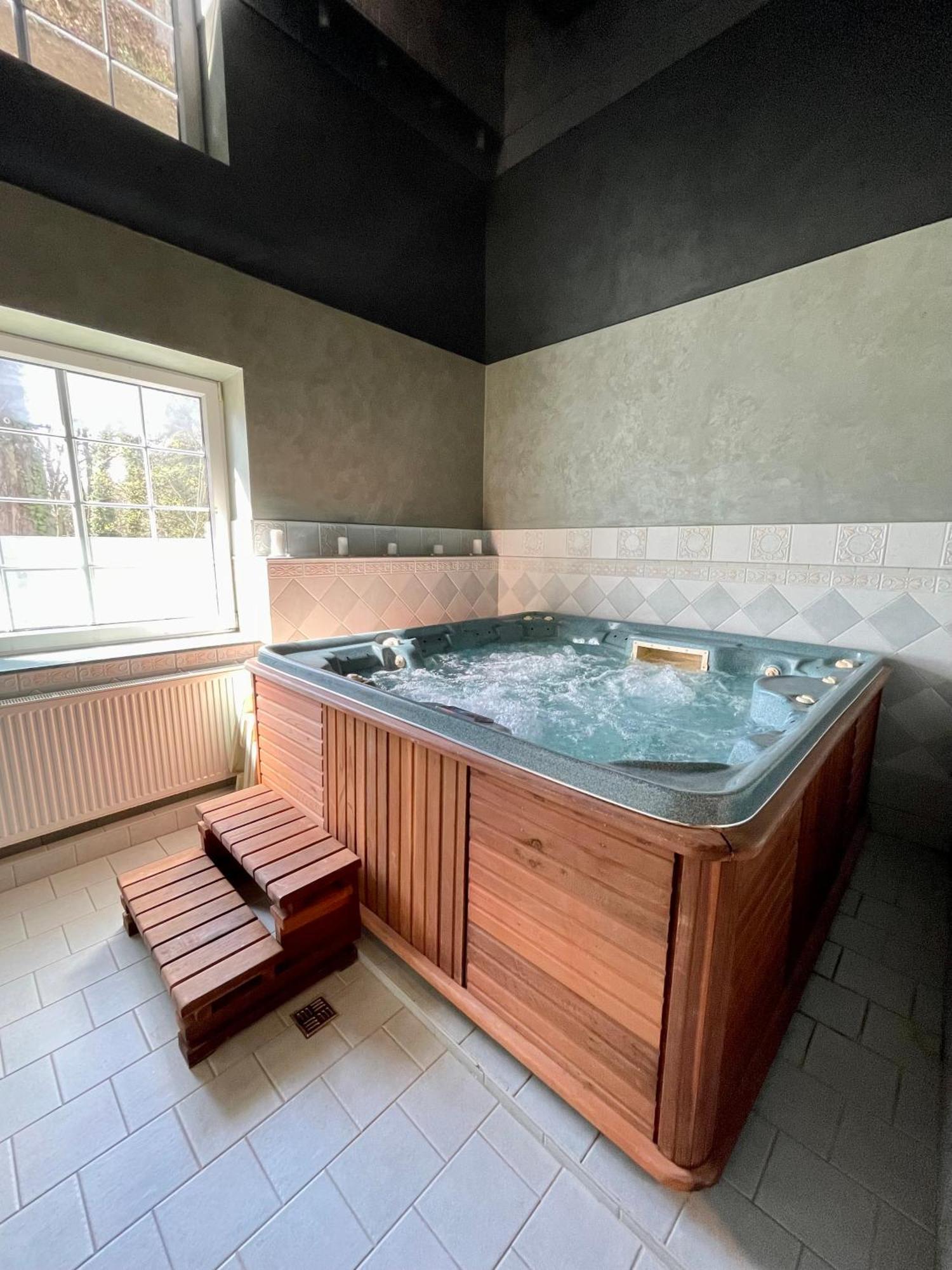 Hotel Ostrov Nymburk Ngoại thất bức ảnh