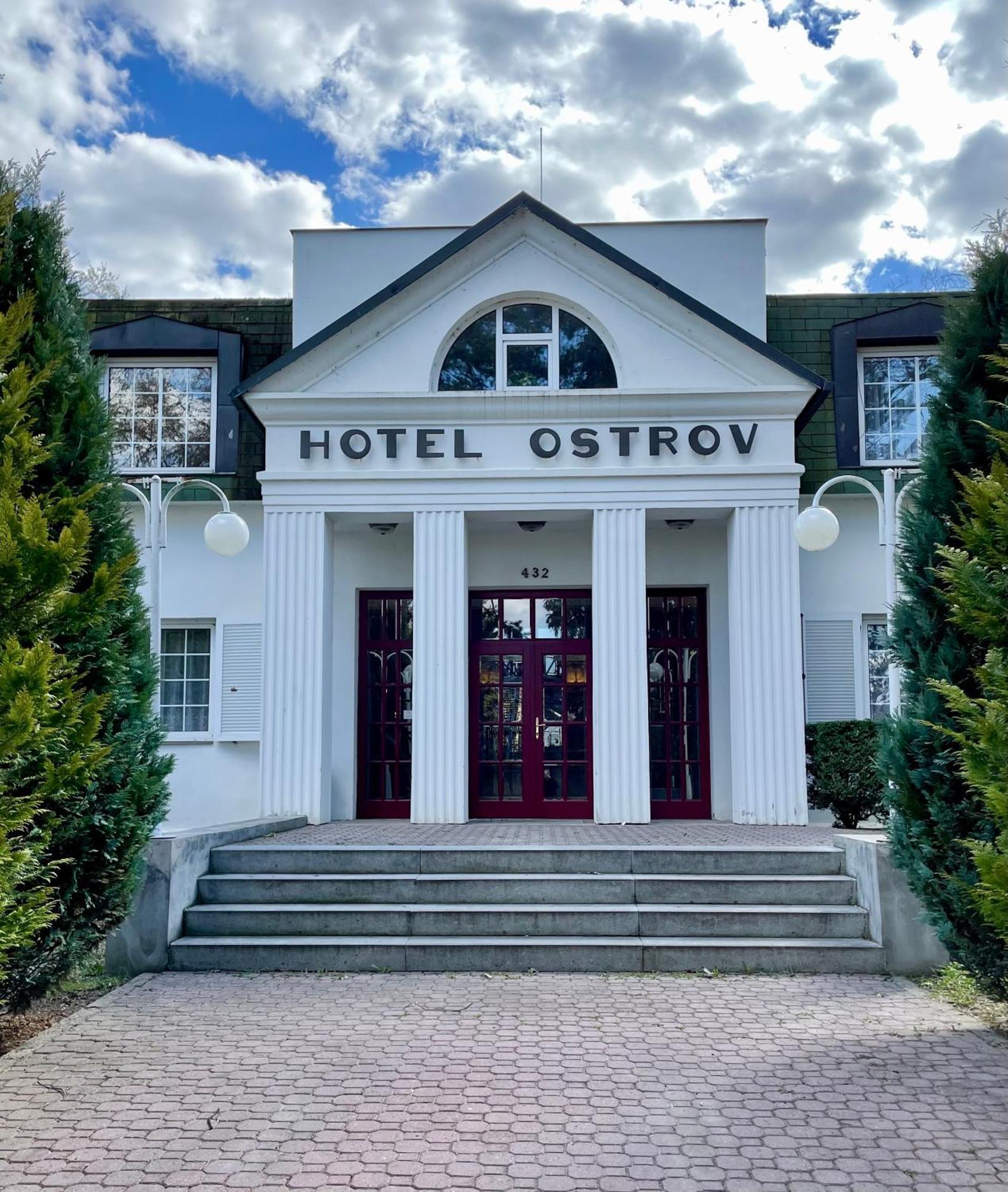 Hotel Ostrov Nymburk Ngoại thất bức ảnh