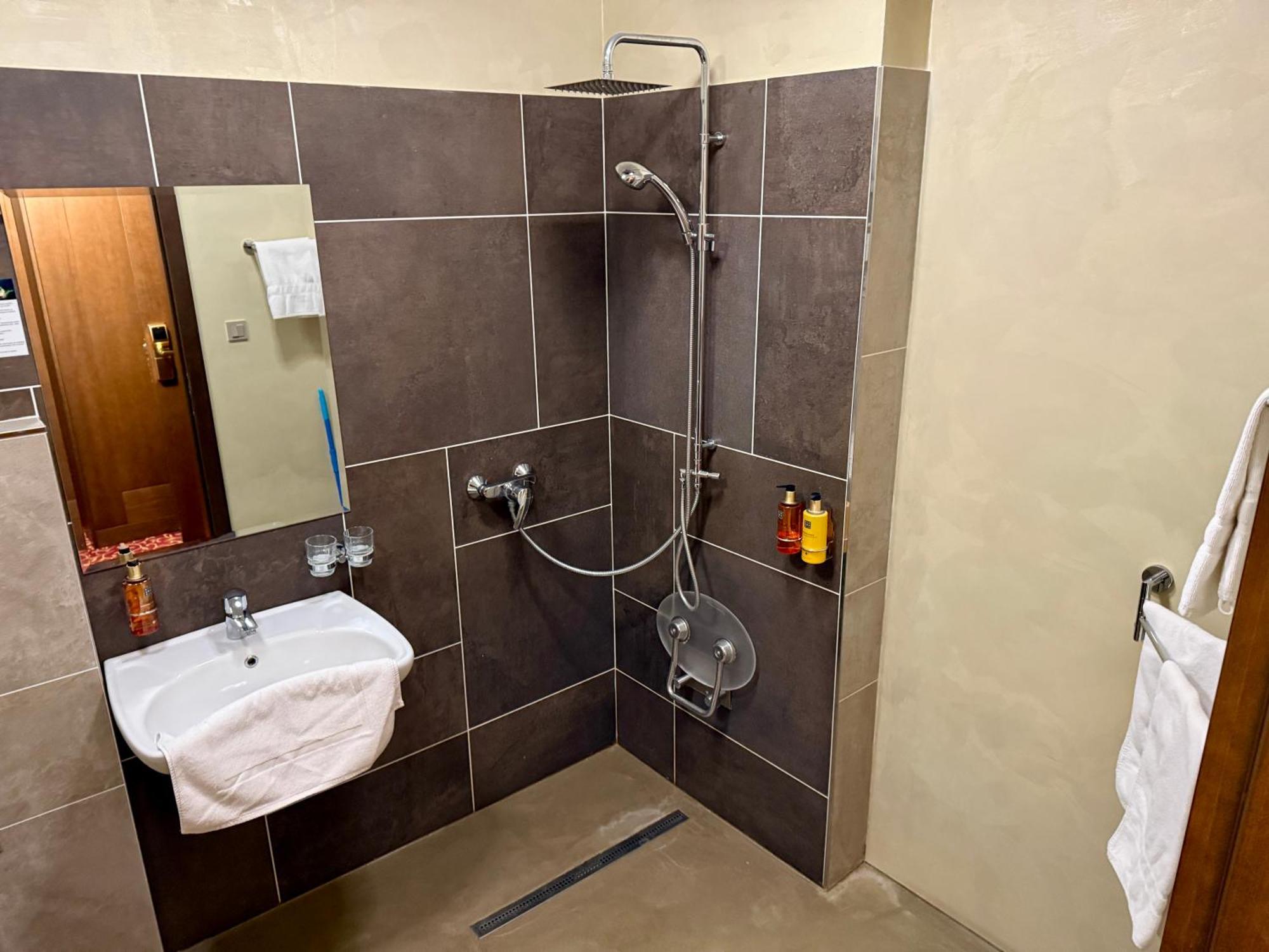 Hotel Ostrov Nymburk Ngoại thất bức ảnh