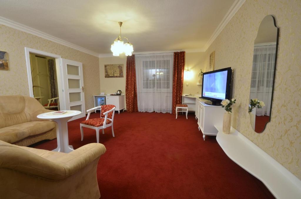 Hotel Ostrov Nymburk Phòng bức ảnh