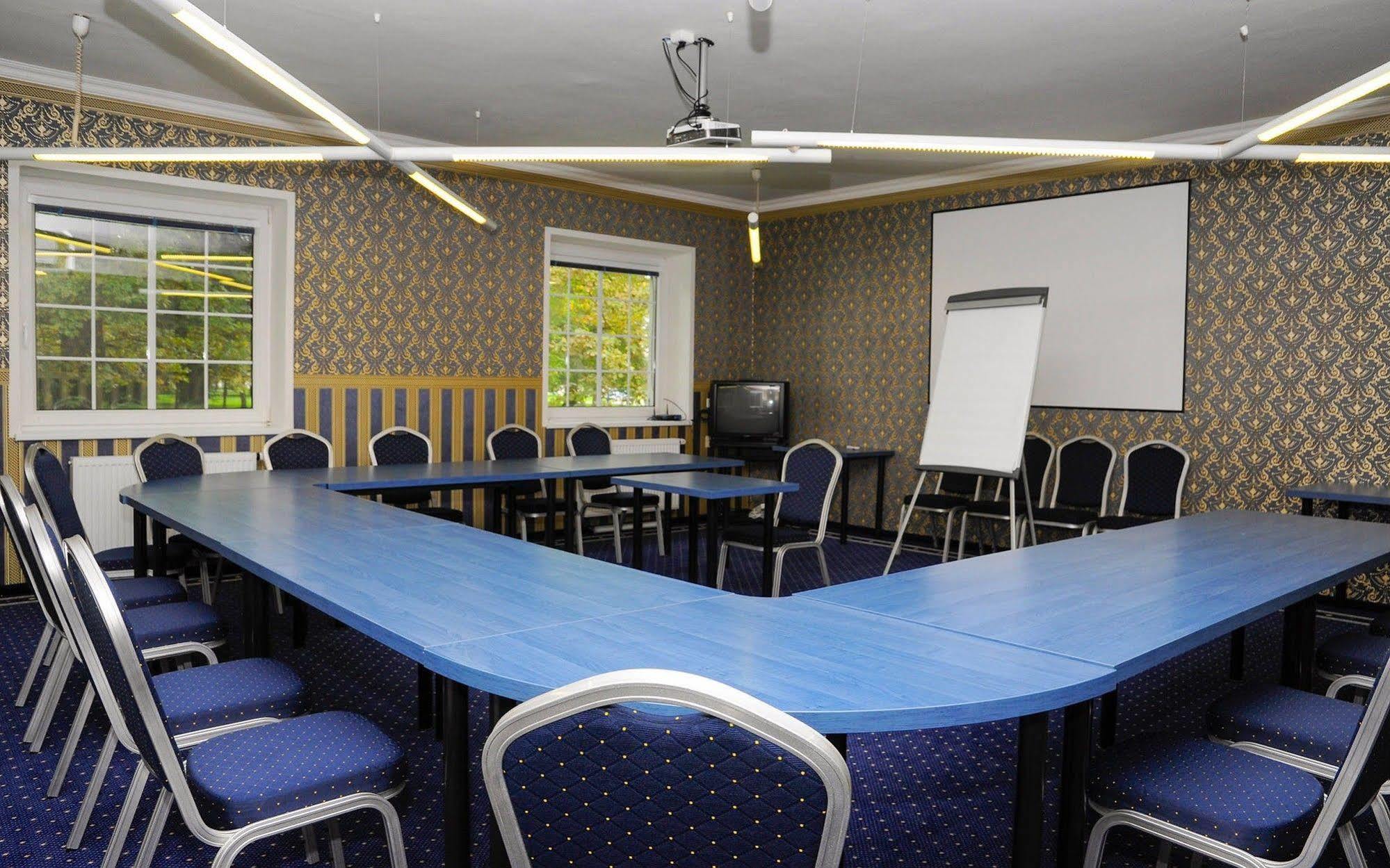 Hotel Ostrov Nymburk Ngoại thất bức ảnh