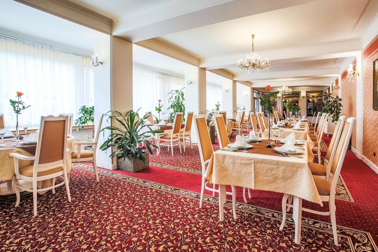 Hotel Ostrov Nymburk Ngoại thất bức ảnh